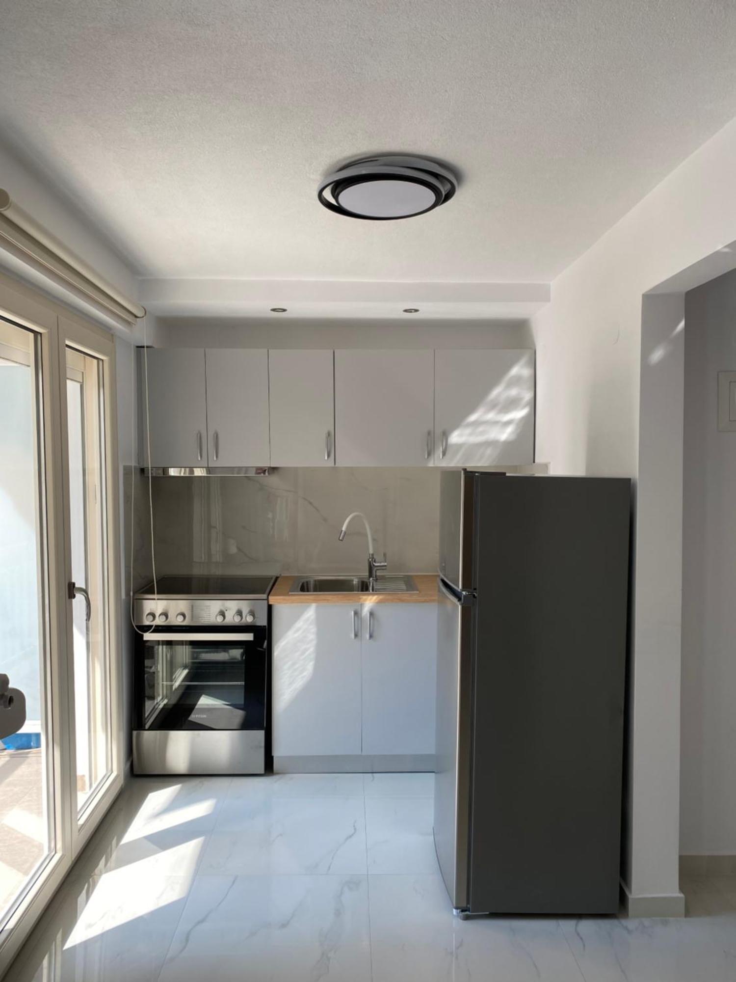 White Apartment Кавала Екстериор снимка